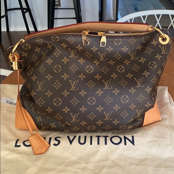 Louis Vuitton Handbags - Louis Vuitton Berri MM